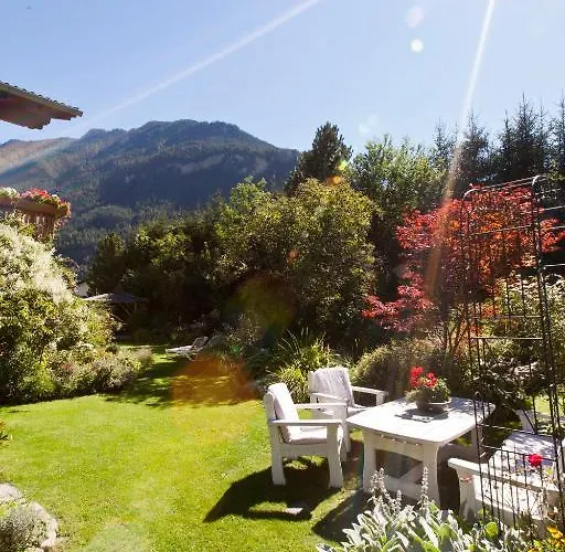 Haus Schuchter בית הארחה 3*